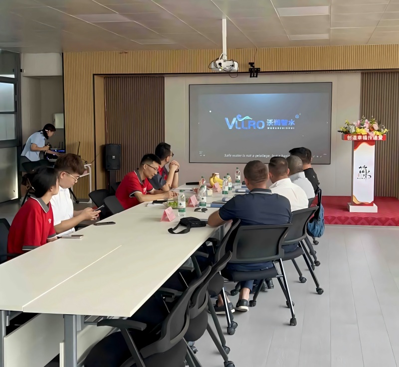 Ang isang delegasyon ng tubig sa Europa ay bumisita sa Vllro upang palalimin ang kooperasyon